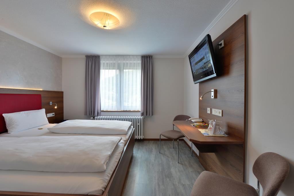 Land-Gut-Hotel Zur Post Altenahr Exterior photo